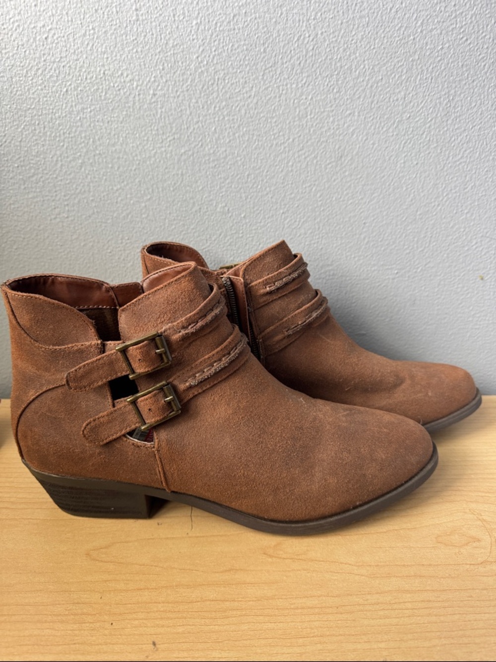 Carlos Women's Brown Suede Ankle Boots